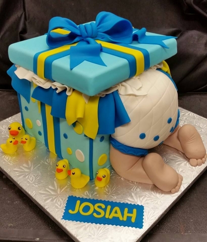 Baby Present Cake